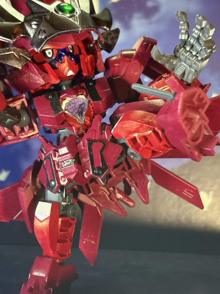 アルケーモチーフなので爪先に仕込み刃を大太刀の間合いに入り込んできた相手の不意を突くキック 「ところがぎっちょん!!」