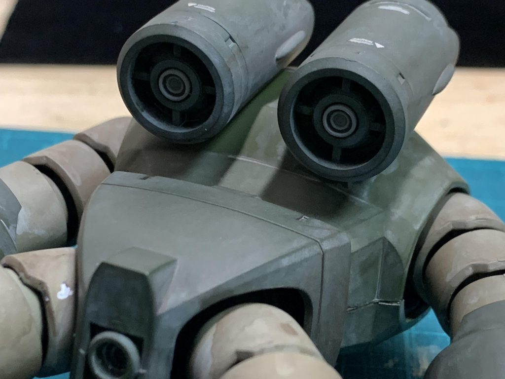 バックパック内部にはコトブキヤの丸モールドⅣを埋め込みました。立体感が出たと思います。