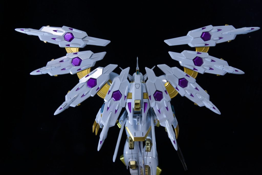 背面、こう見ると塗ってよかったなと思いました。※紫色の部分は、成形色は白色です…