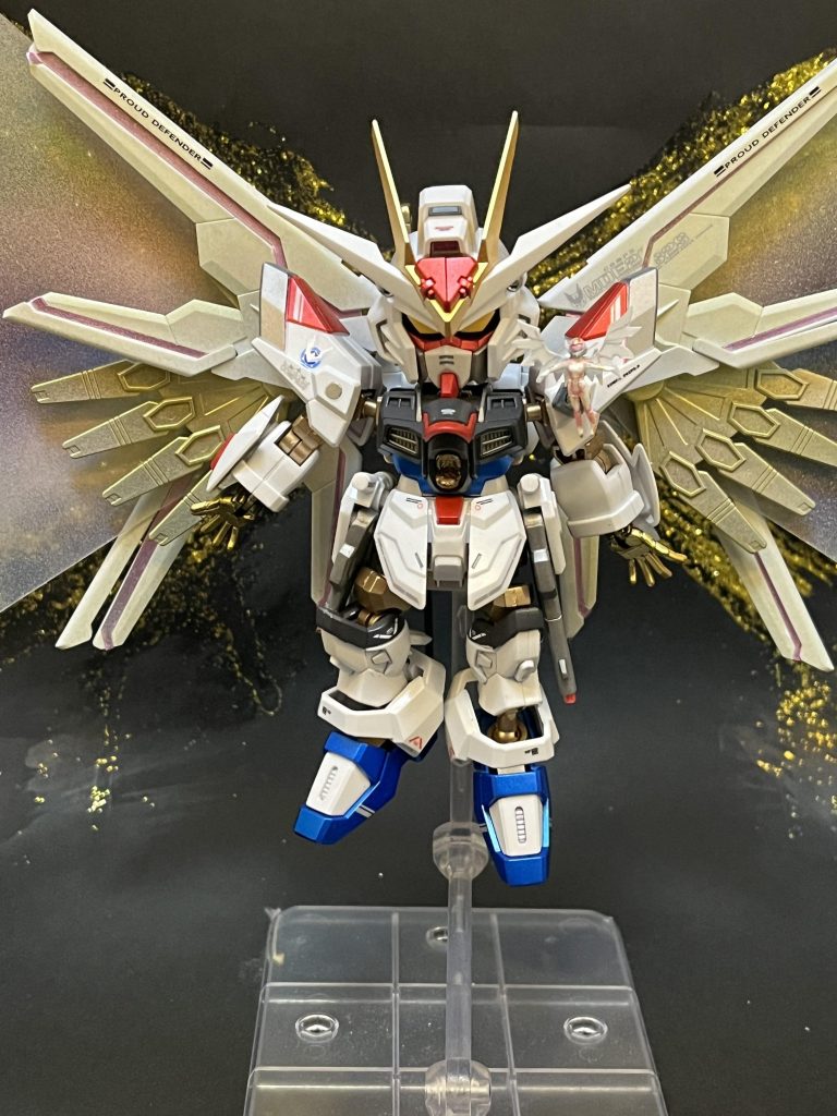 頭部メインカメラをクリア版をレジンで作成、トップ画像はLED発光にしていますディスラプター写真も撮りたかったのですが、ハッチオープンしたら塗装モロハゲになるので撮れずじまいです