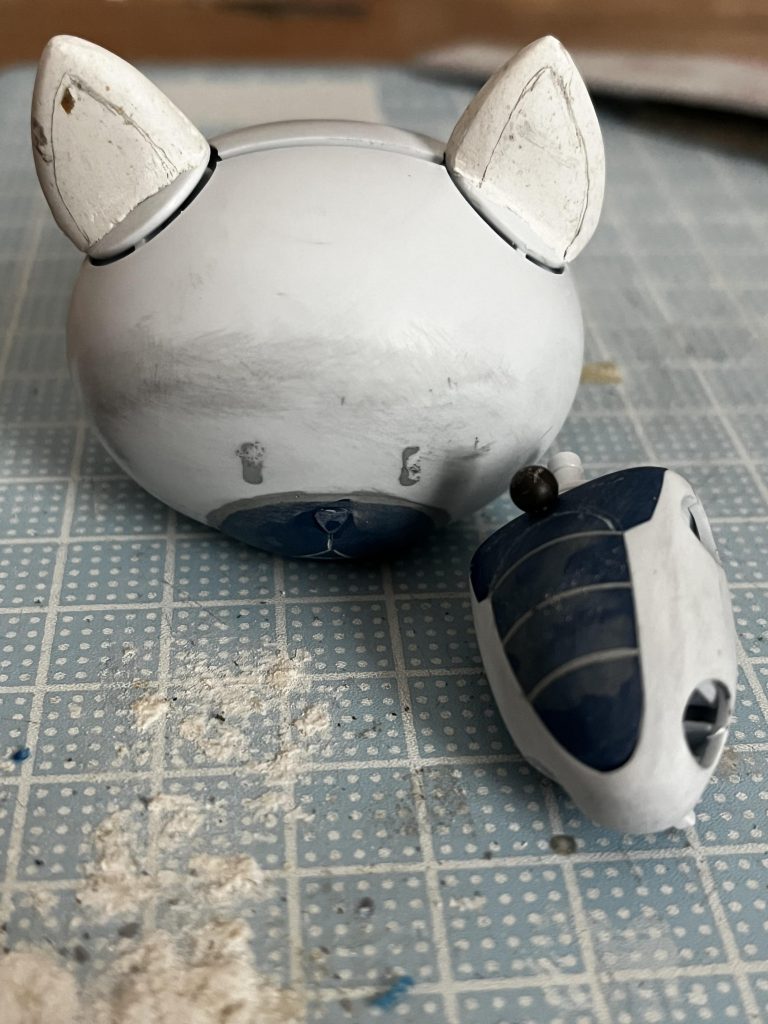 パテでざっくり耳作ってモールド埋めてこれぐらいです