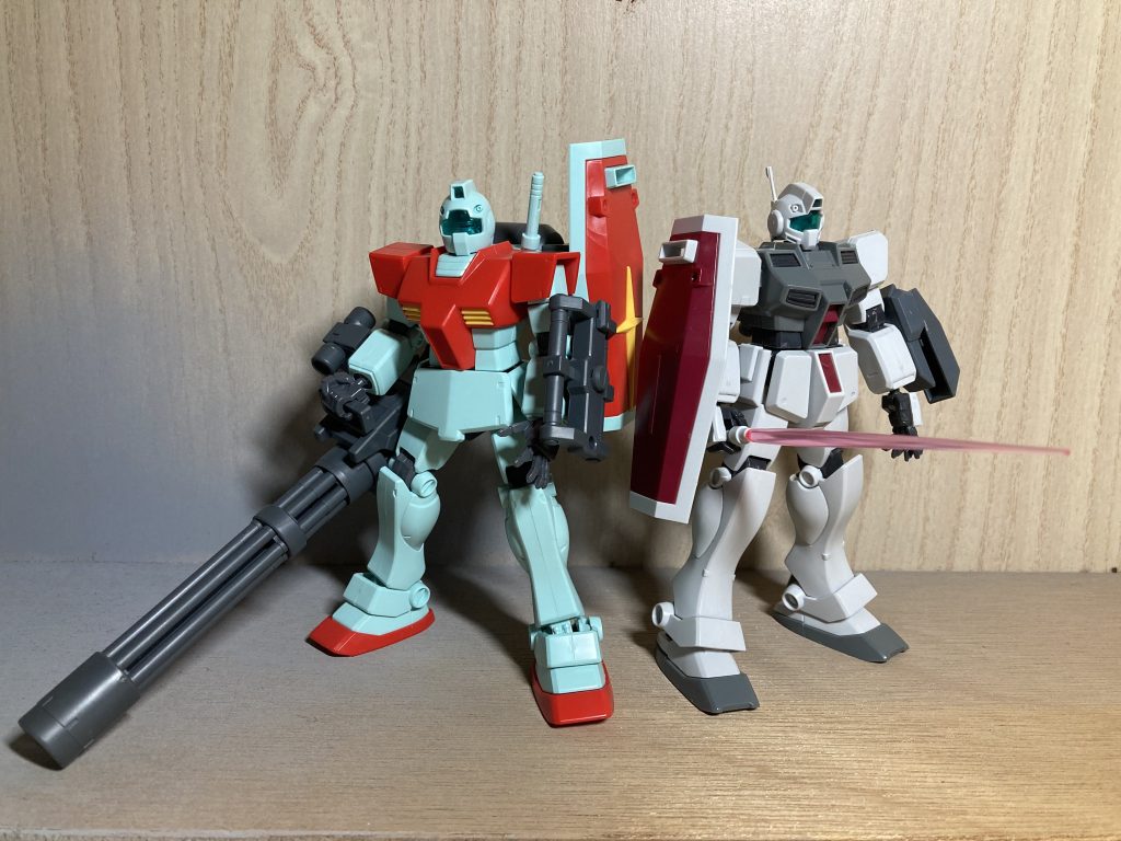 ジム寒冷地仕様［NT-1試験兵装装備型］との2ショット寒冷地仕様が機動力で攻め、素ジムが火力で制圧するというイメージです