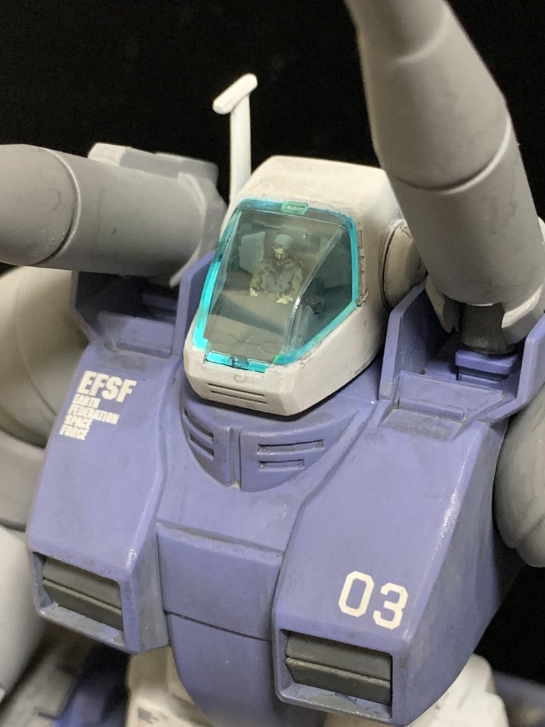 しかし、コクピットに乗せるとこれがなんともそれっぽい！かなり雰囲気出てませんでしょうか。わたしにはもう「デルタ・ツーのラリー・ラドリー少尉」にしか見えません！（贔屓目）