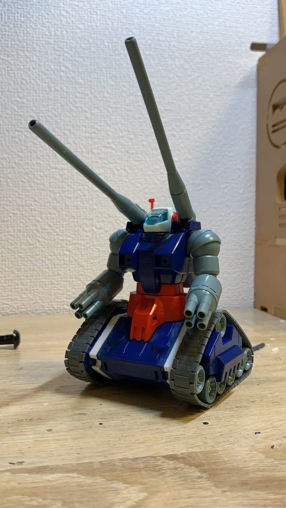 ここからは製作記録を載せていきます。プロポーション変更は胴体の短縮と車幅の幅増しを行いました。これによりだいぶどっしり感が増したかなと思います。