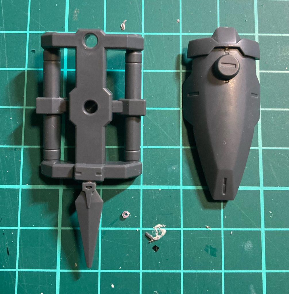 差し込み位置を変えることで、ヒートナイフの出し入れを再現