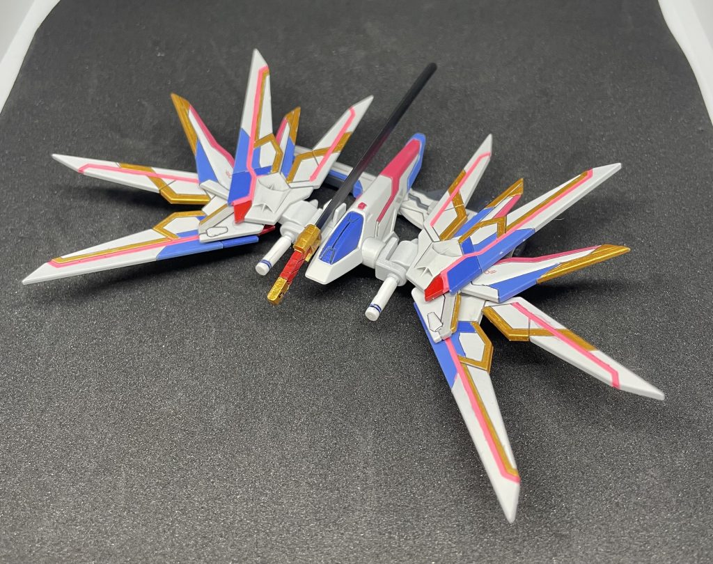 プラウドディフェンダー単体ではこんな感じです。フリーダムのウイングを間に挟んだ瞬間、マッチし過ぎてニヤニヤしちゃいました^_^