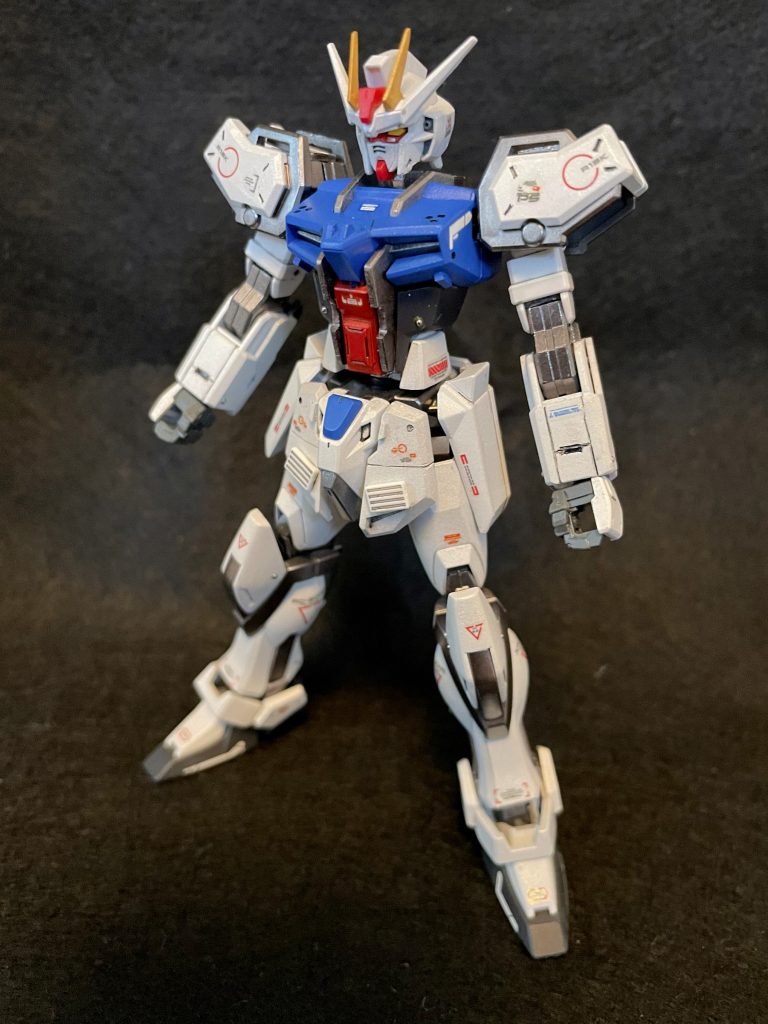 もちろん素トライク状態にすることも可能ちょこちょこディテール足してます好みで足スリッパを黒にしてみたりほんと良キットですねEG