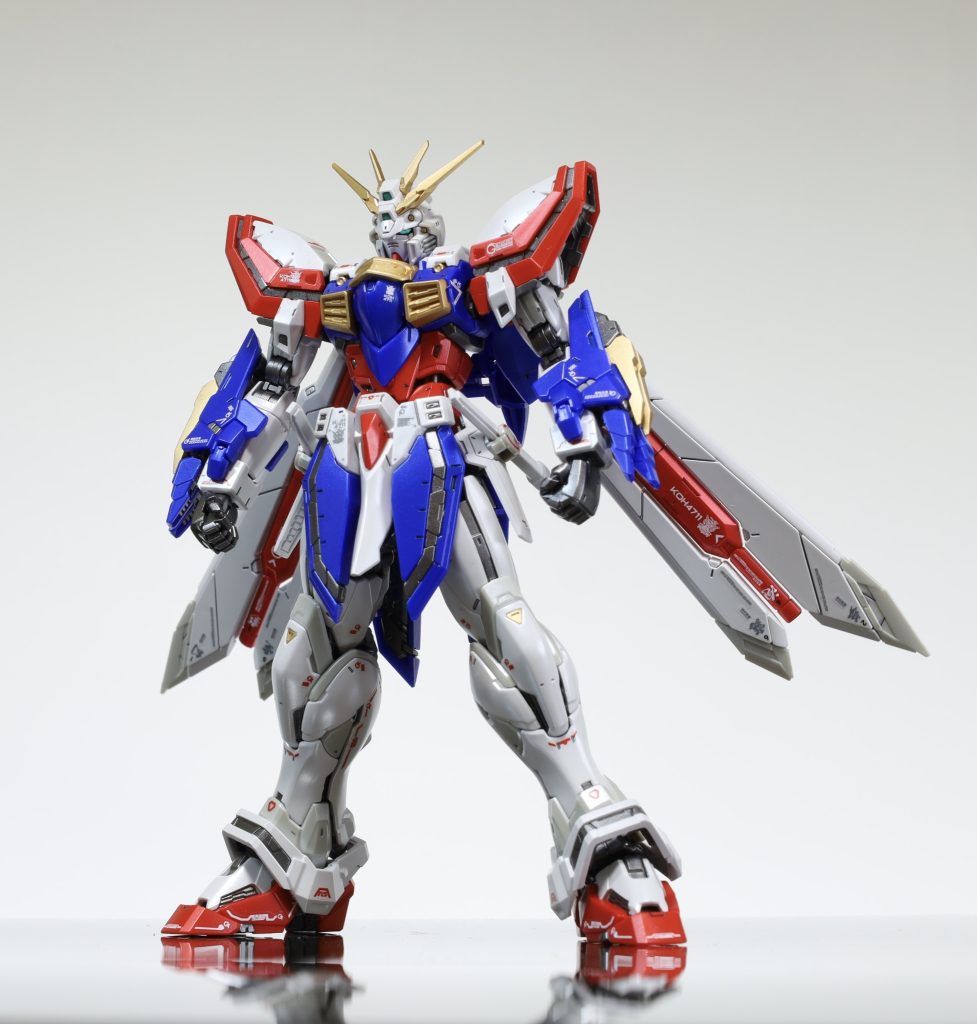 特に加工は行わずそのままパール塗料や、クリア塗料、メタリック塗料を使って塗装しセミグロスで仕上げました。