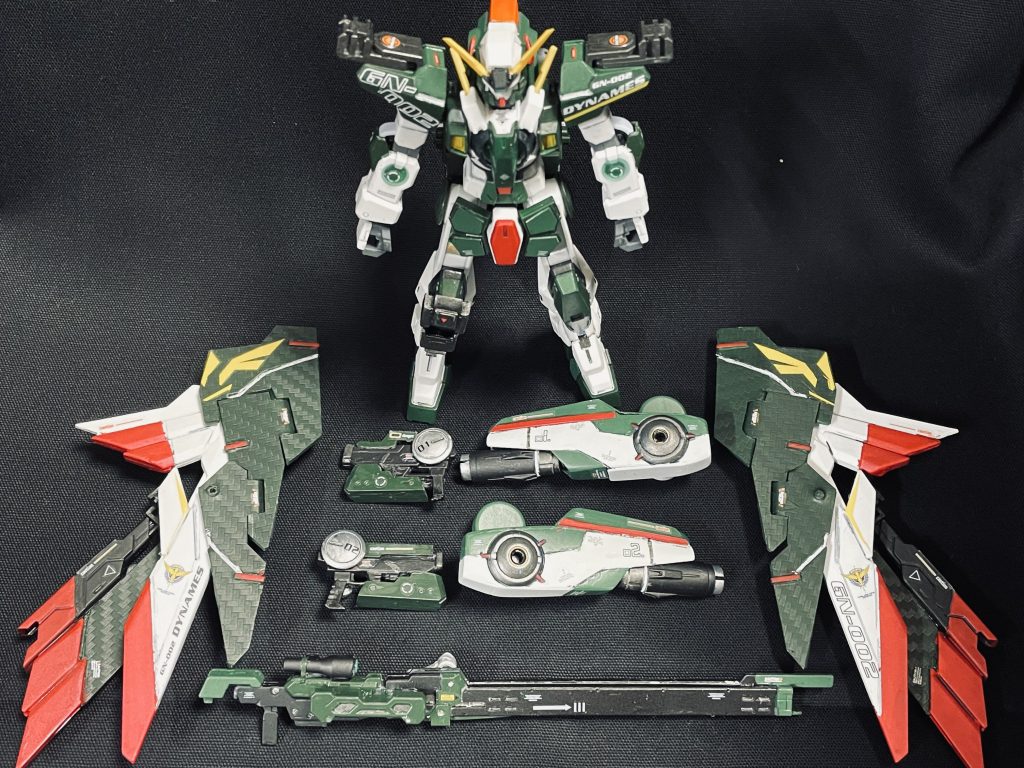 『セブンバレット装備』GNロングスナイパーライフルGNビームピストル 2丁GNキャノン 2門GNライフル携行シールドビット 2機合計7つの銃火器を携行