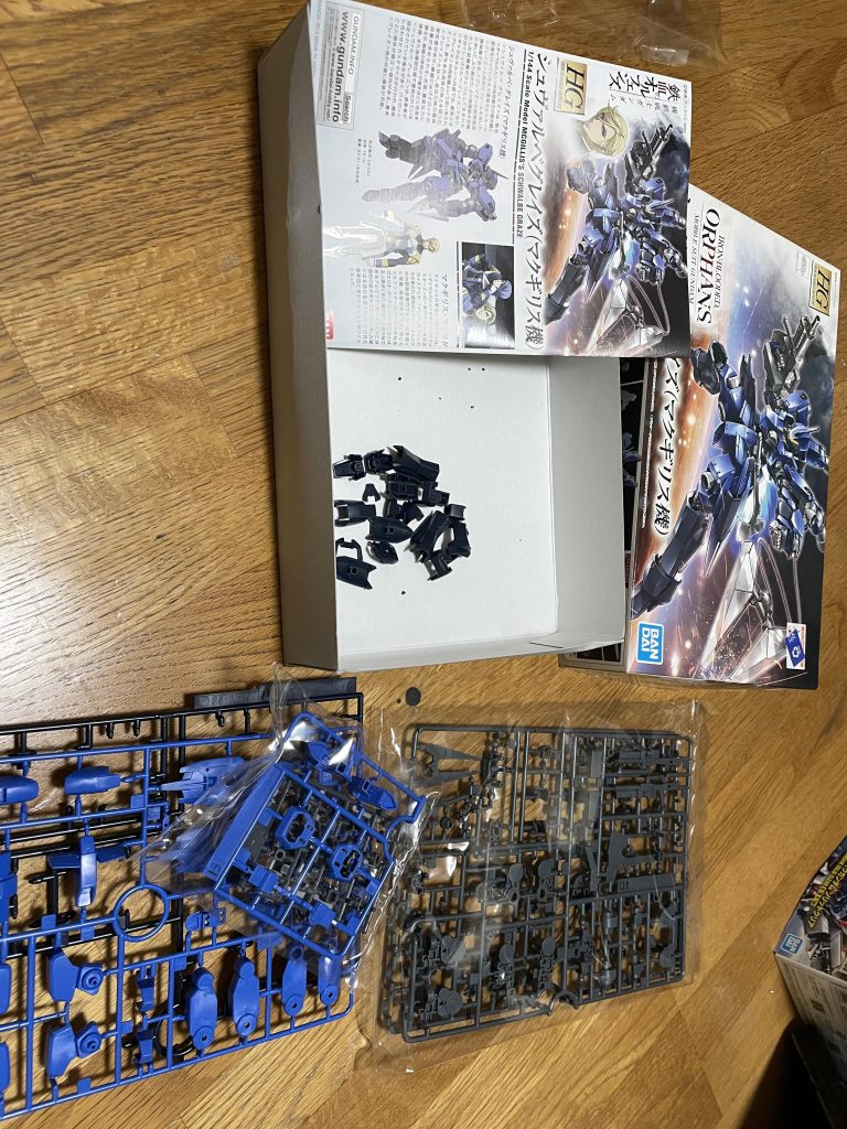 少し切り出ししていますが、組み上げ前シュヴァルベグレイズは今回のキット合わせて、二機目の組み上げです。