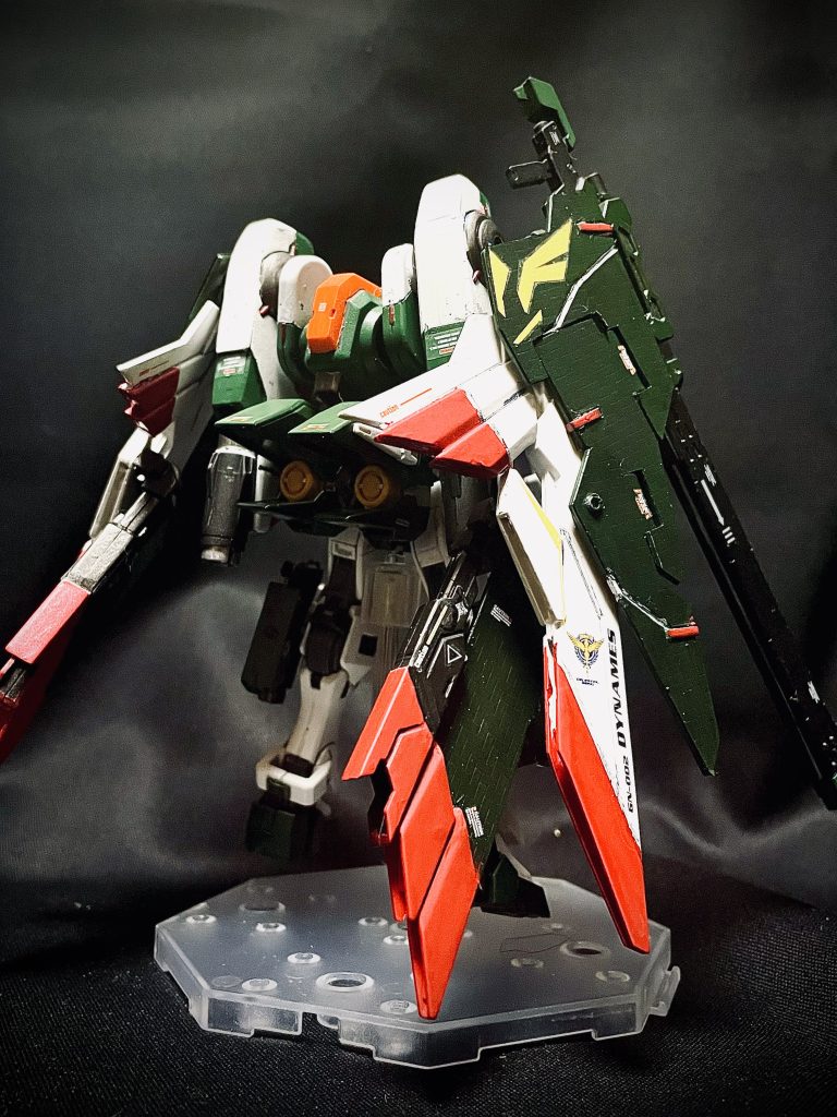 『デュナメス フルウイングシールド背面』