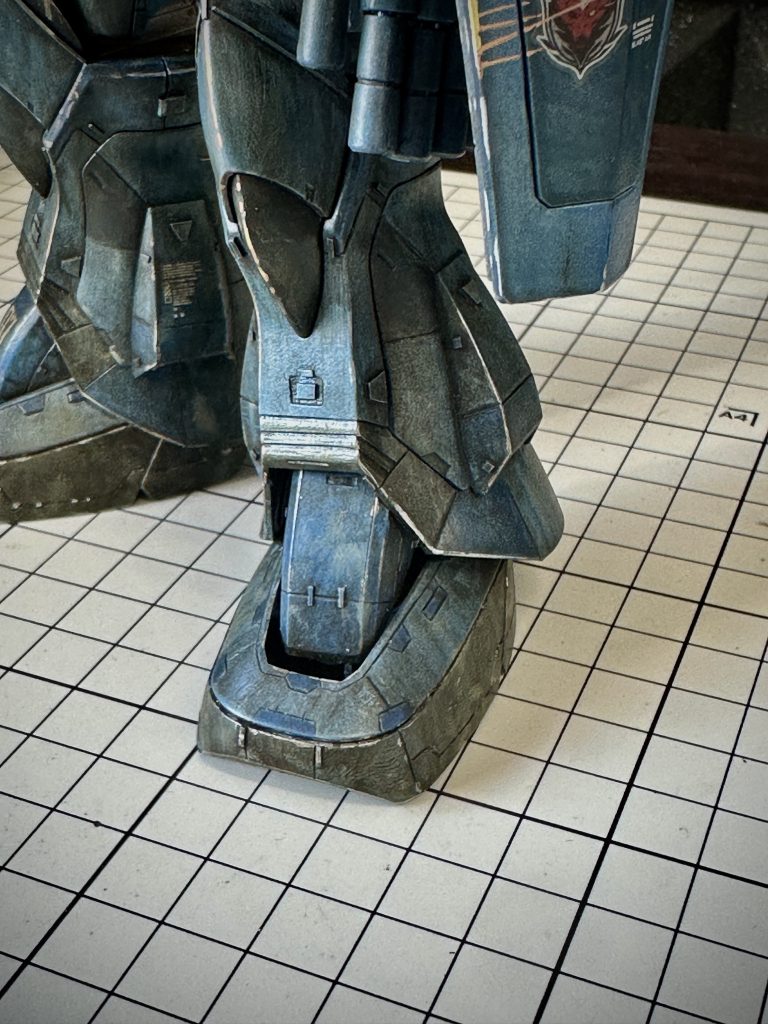 足、塗り分けとかしたけど、ウェザリングしたらほぼわからない