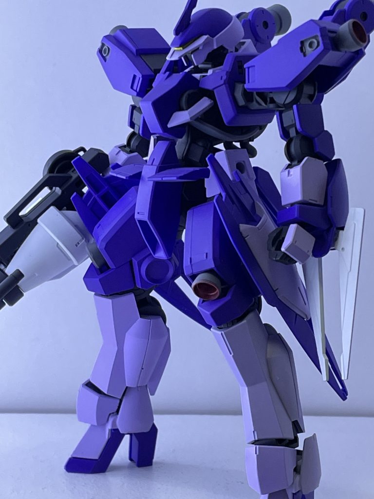 武装のランスは、オプションパーツセット塗装で塗り分け。全塗装後、ツヤ消しトップコートを吹いて完成させました。 結構良い感じに仕上がったと思います。個人的には大満足です(^ ^)