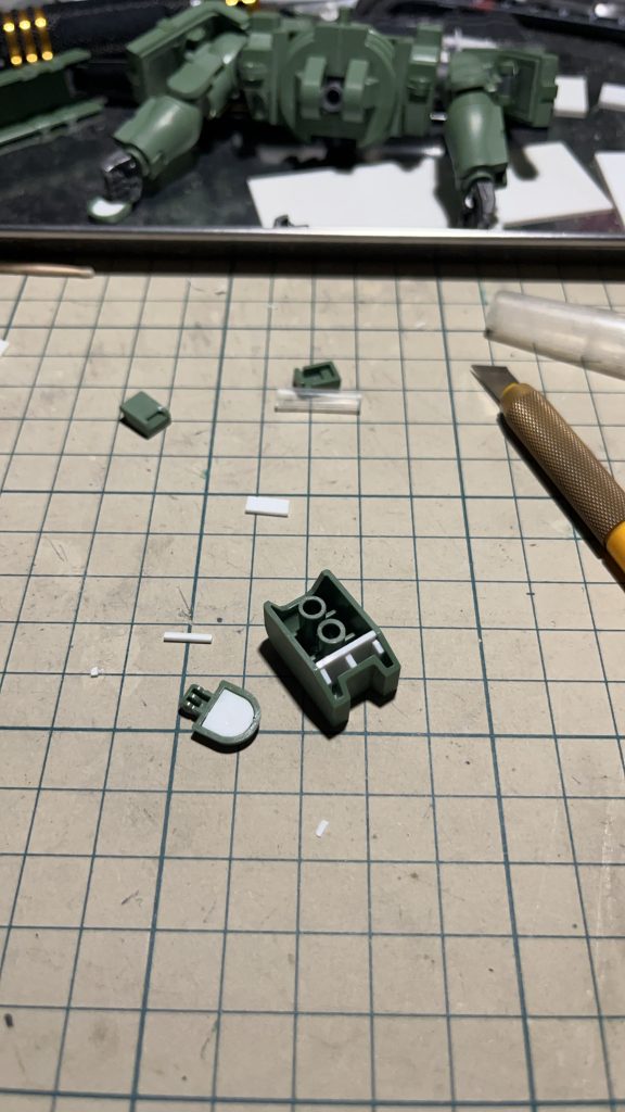 工作自体は主に目立つ肉抜きの穴埋めや裏打ちぐらいでモールドの追加などはしていません。