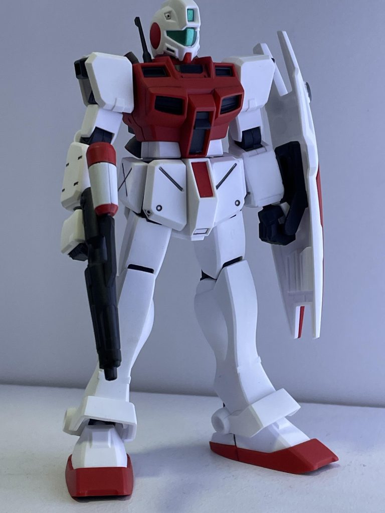 合わせ目の目立つキットなので、今回は合わせ目消しも行いました。が、左足は若干失敗（ ;  ; ）合わせ目跡が少し残ってしまった。