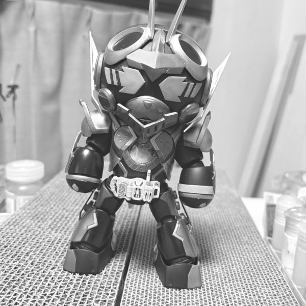 ベアッガイ　+　仮面ライダーガッチャードライバーは、まだ作ってないです。代わりにゲーマドライバーを装着。（1枚目）