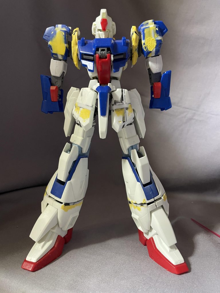 とにかく昔のキットという事もあって、ほぼ全身に手が入ってます