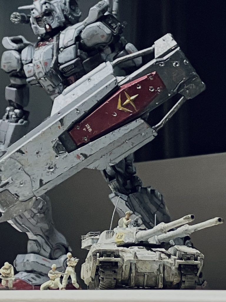 合わせてみました。61式部隊に凸されても慌てずザク先生にお願いしてなんとかして。。つてはずなのに、何この白いアクマ君は!って雰囲気はでてると思います。グフでも無理か!!は名セリフでしたね。復讐グフカスタムも出してください