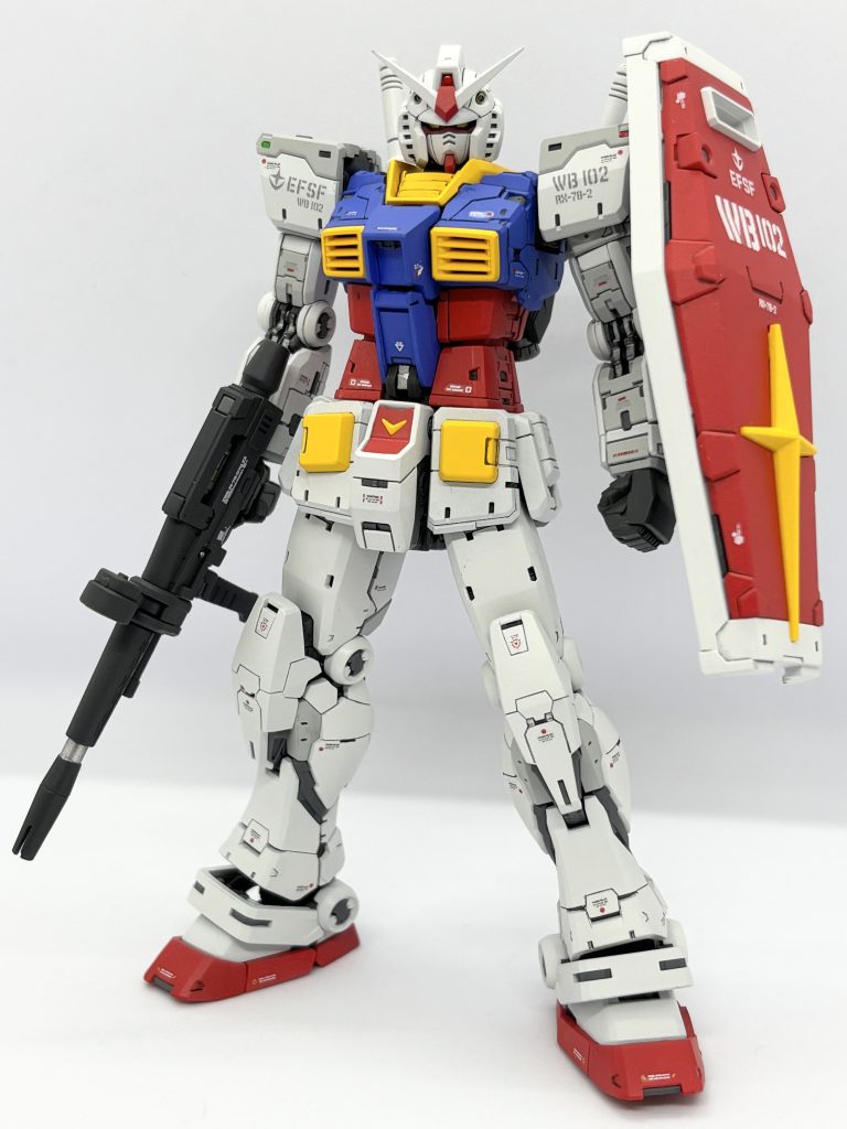 立ちショットホワイトはいつもはガイアアルティメットホワイトを使用していますが、今回はガイアニュートラルグレーIとIIを選択。ワントーン下げ、落ち着いた色合いを目指しました。