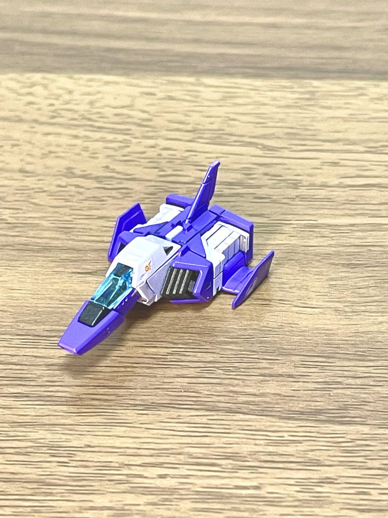 こちらも前回同様に全塗装。案の定クリアランスないのでコアブロック変形時に塗装が剥げる剥げるwもうガンダムから外せないですねw