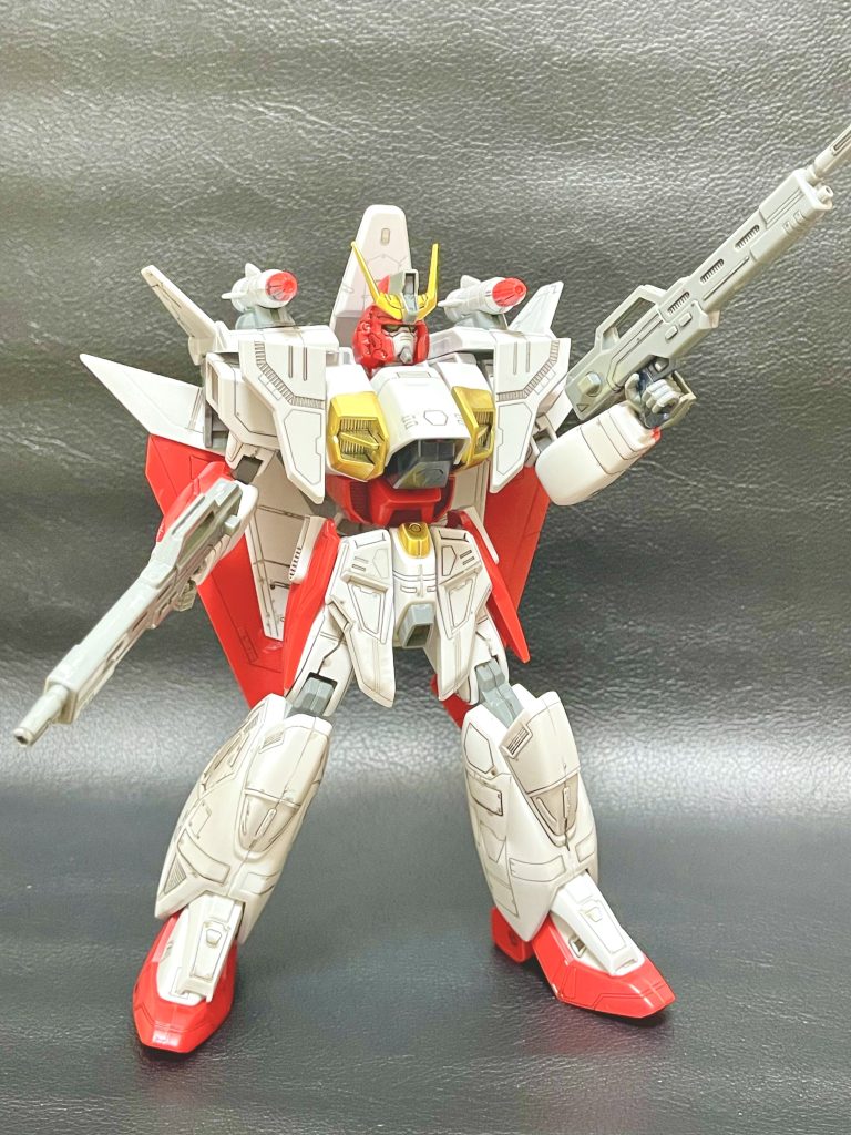 バスターライフルを2丁拳銃のように扱いながら戦闘。ゼロカスタムほど大きいものではないですが、腰にマウントさせるとやはり少し大きめですかね。まあ、でもストフリもこんな感じでしたかね。