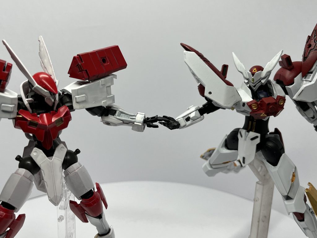 握手する宇宙の騎士以上、テッカマンブレード(ver2024)でした！いつか作ろうと頭で図面を持っていたものを形に出来て良かったです✨そして旧ブレード、有難う。君が生まれてくれたから色々チャレンジしたりガンプラを作ったりブレードもリバイバルできたんだよ(´・ω・｀)みずかさんを始め、この子を褒めてくれた方のコメントも凄いモチベーションになりました⤴️年の締めにはまだ早いですが、様々なことに有難うを言いたいです✨