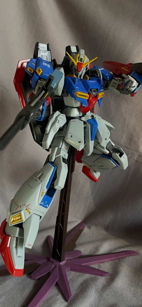 Ζガンダムと言えばこのポーズ!Var.2.0の箱絵、カッコいいですよね🎵