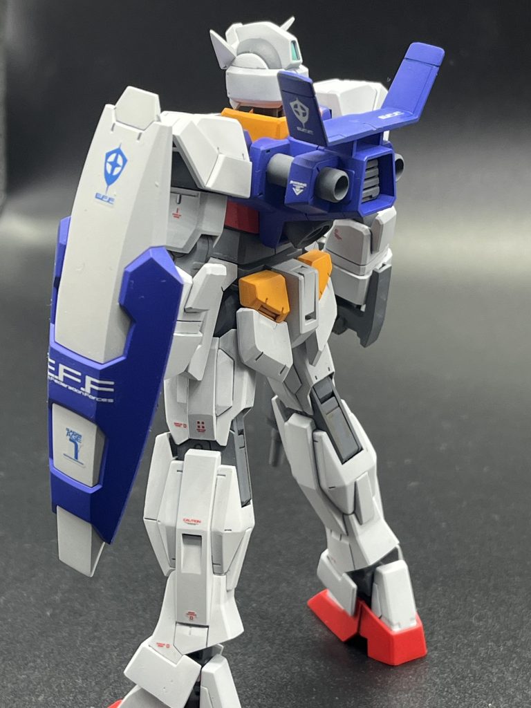 バンダイのAGE汎用デカールのデザインがかっちょ良く、ついたくさん貼りたくなる。