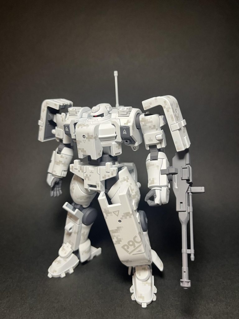 今回はピクセル迷彩をしてみたくてデカールの色がそのままコンセプトになってます。