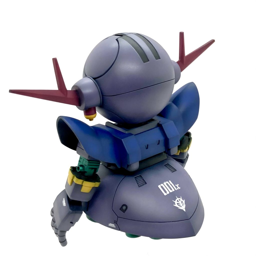 耳の部分はモビルハロのバーニアとヤクトドーガのファンネル、ツノはプラ材からの削り出しです。