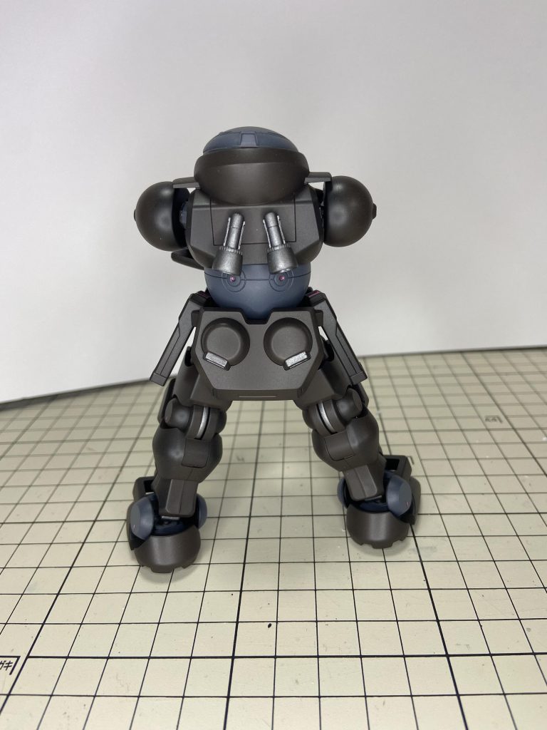 ナイフだけの時はバックパックをパージしてバーニアのみの軽装と言う設定で。(チッピング前の画像です)