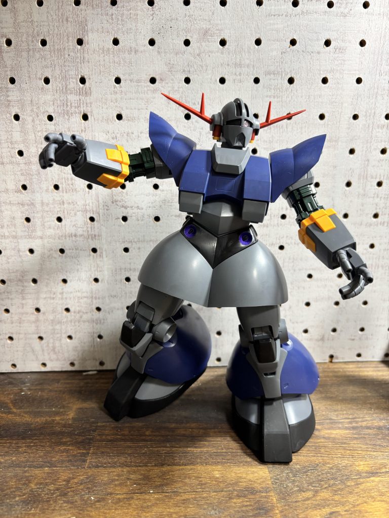 旧キットのパッケージアートイメージのポージング