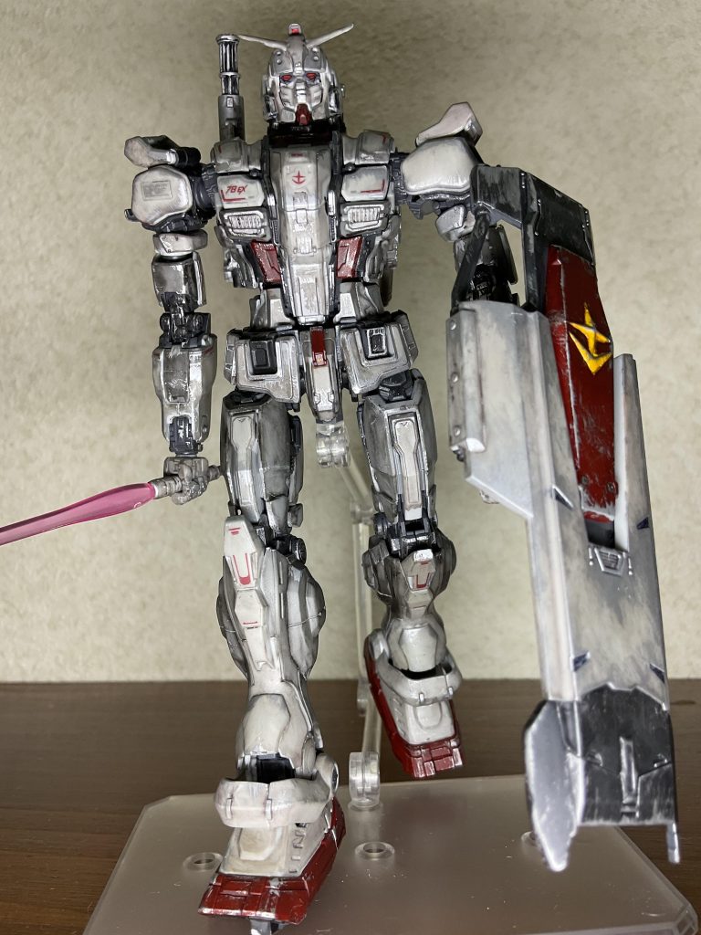何から何まで見よう見まねで苦戦しましたが初めてにしては何とかそれっぽくまとまってくれたかな?と思います。暗くなりすぎたと思ったけれど、つや消しをしたら意外と悪くない雰囲気に。トップコート凄い。自分としては色々と失敗して「あれすれば良かった」「こうするべきだった」と反省点の多い作品でしたが、贈呈した知人にはたいへん満足していただけたようなのでホッとしてます。この経験が次回に活きることを期待して、記念にアップさせていただきました。