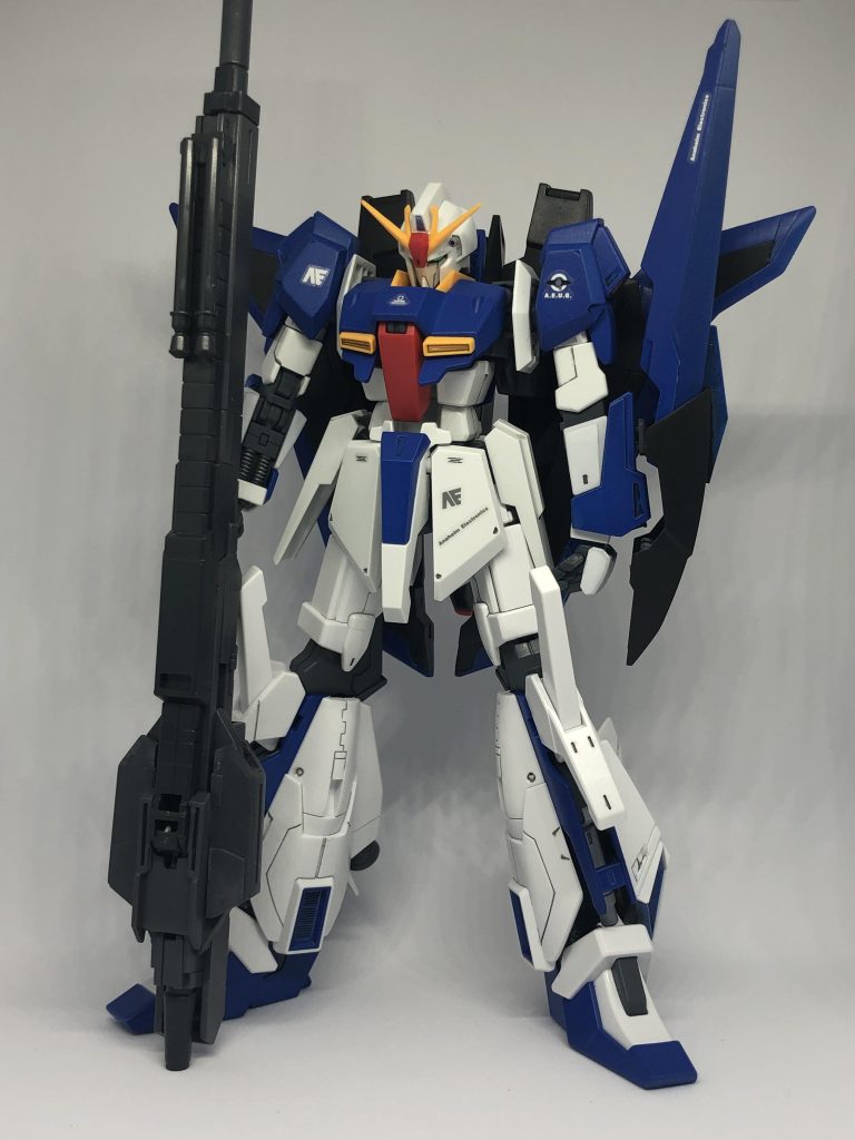 機体配色うち青色を多めにし、戦闘機のように仕上げました。
