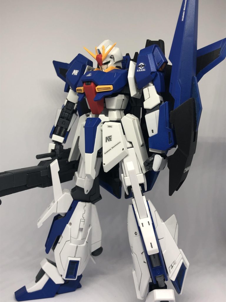 武装は、以前制作したガンダムベース限定ウェポンセット08のハイメガランチャーを持たせています。