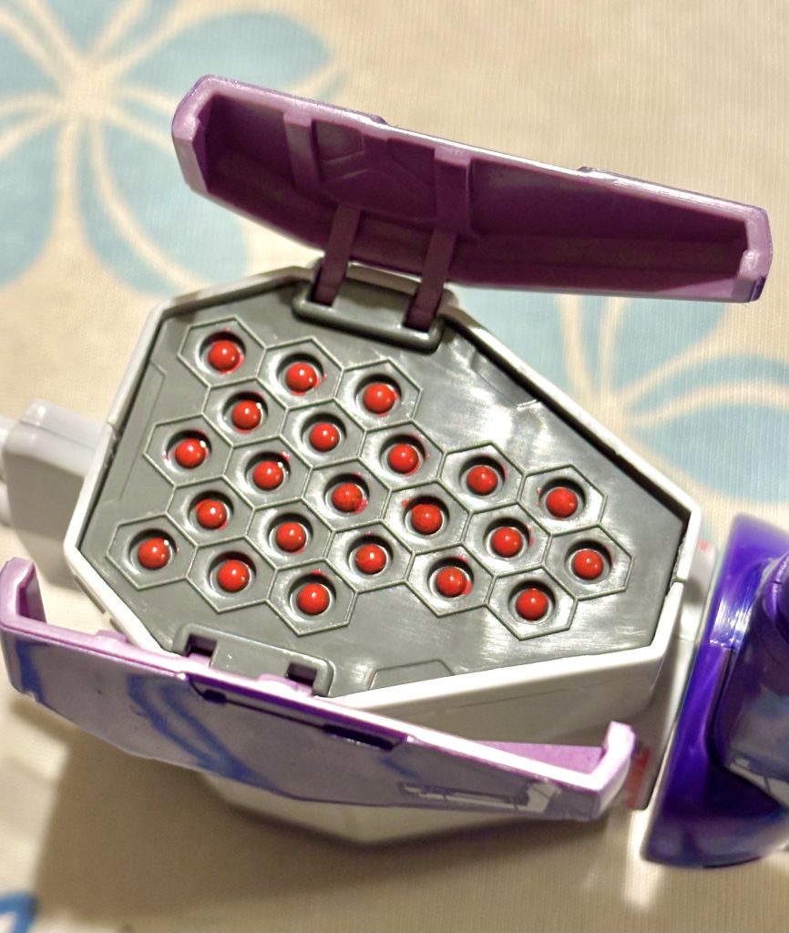 ミサイルハッチ塗り分けその3。