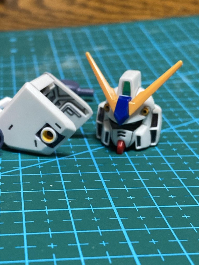 ガンマカとか買い込んで一生懸命に作りました。この頃はまだトップコートとはなんぞ?な時期でしたので、ちまちましたところに何かが出来る事がとても楽しかったです。でも子供の頃は父親の塗料借りて塗ってた記憶あるんですけど、なんで退化したんだろう?w
