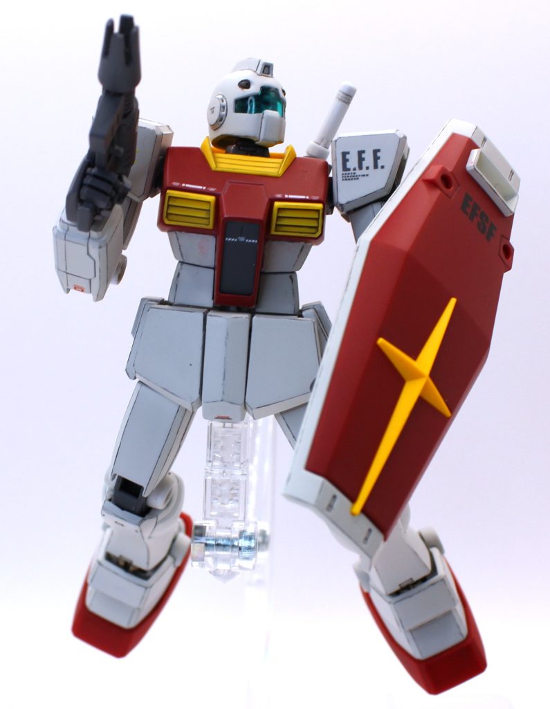 スリッパ部作りが多少チープですが、改造の手間を考えてHGUCジムそのままです。