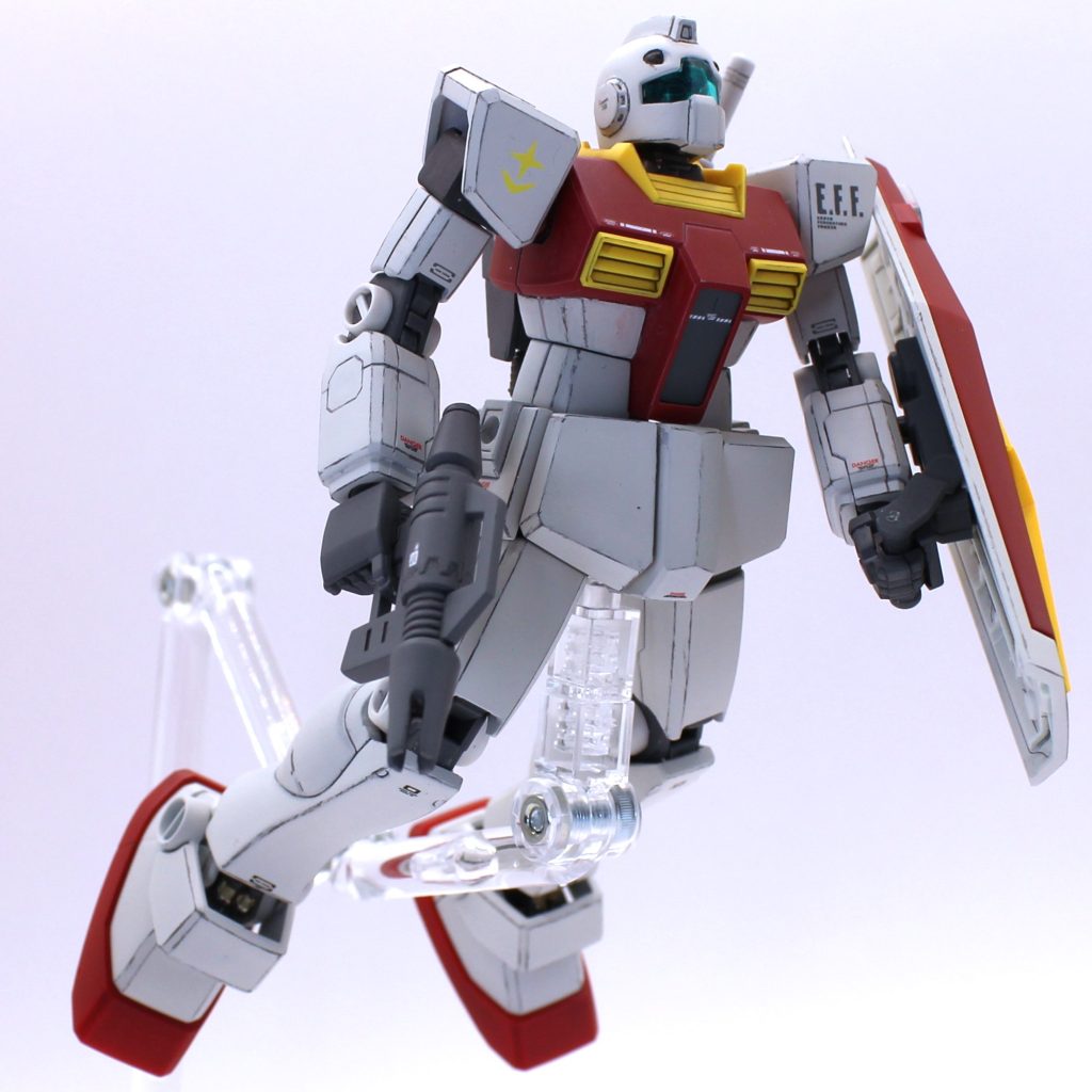 腕部まんまHGUCリバイブガンダムです。右腕のシールドジョイント穴は埋めました。