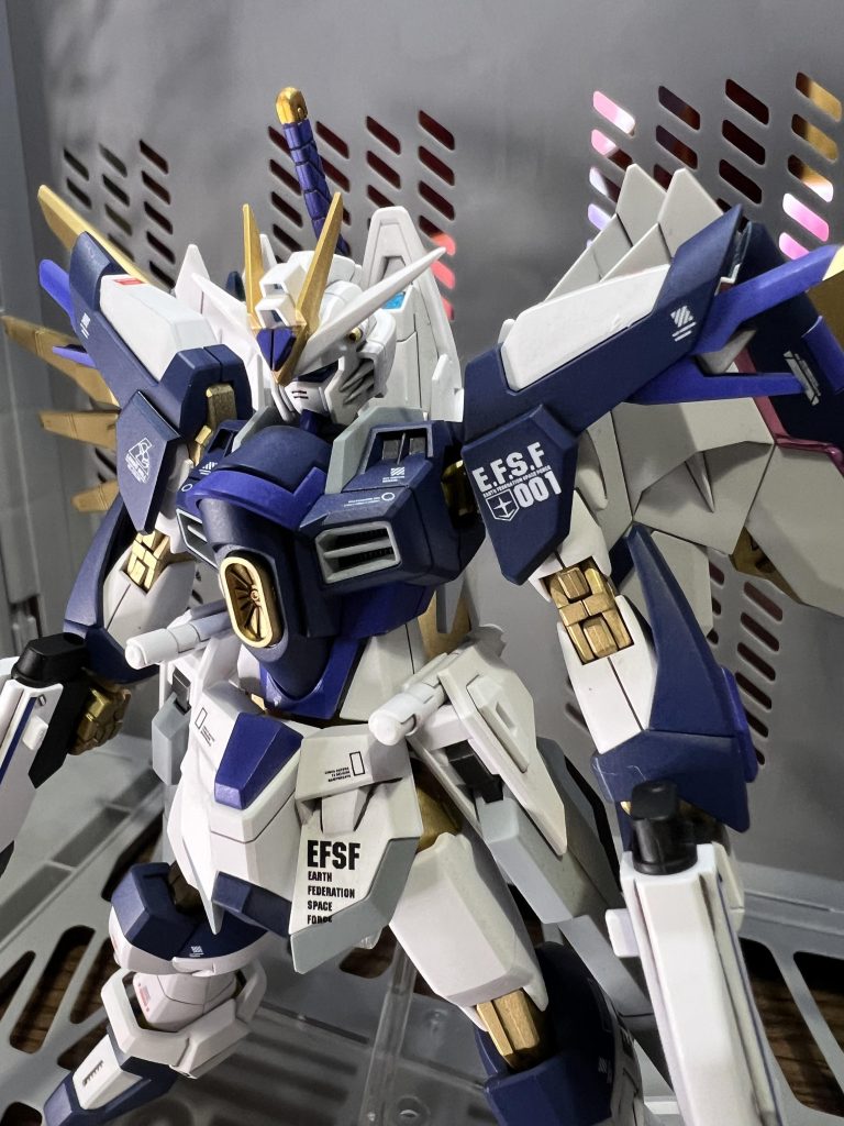 俺専用機なので、パーソナルカラーであるブルーバイオレットを差し色で👍🏻