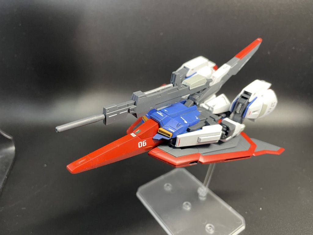 ゼータと言ったら変形！塗装が剥がれそうでめちゃめちゃ怖いぞ！何なら足のバーニア失くしたぞ！泣