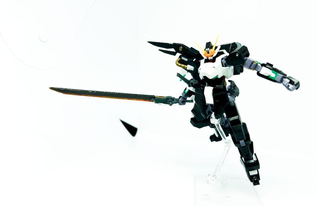 OO風にしたくて、グリーンを増やし、オーライザーのパーツ、鎧ぽく、ソードストライクのパーツ使ってます。