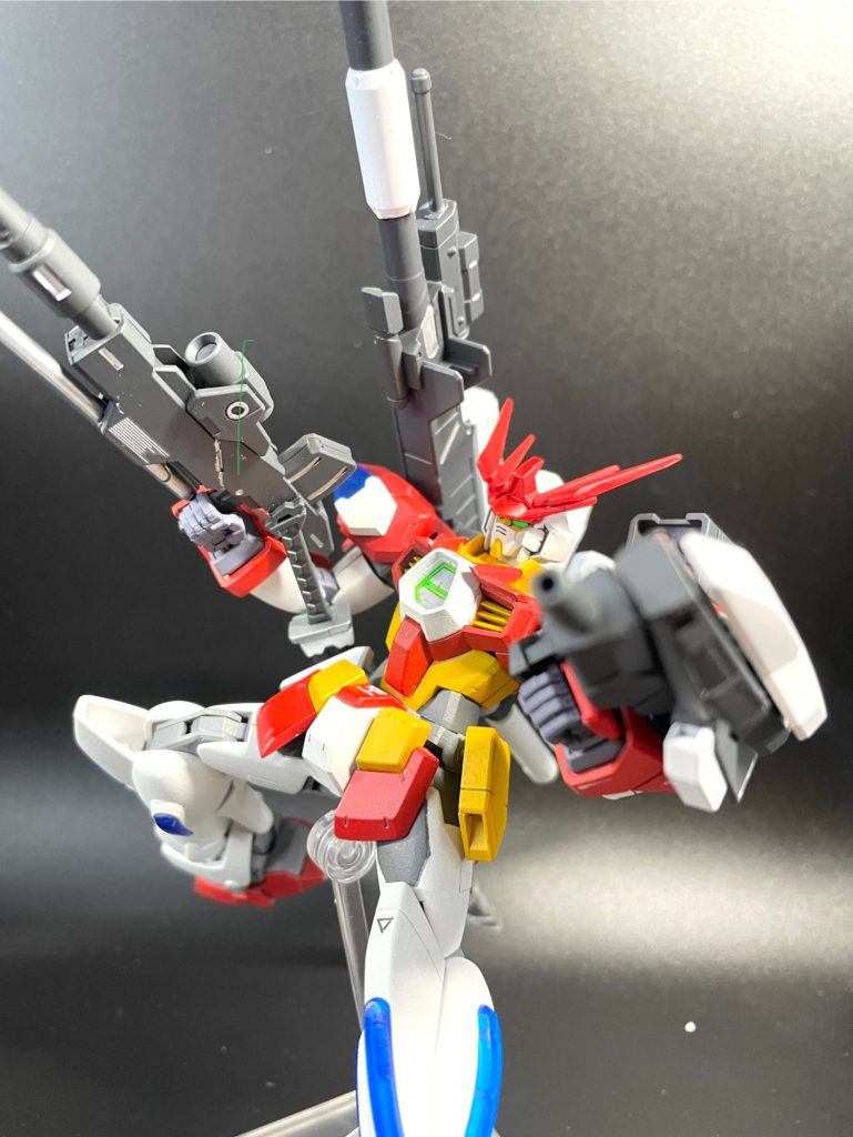 ガンダムAGE1 ヒバナFA最終決戦用に仕立て上げられたヒバナの最終形態。なるべく本体の改修をせず、武装面での強化を主軸に改造されている。多数の敵との戦闘を想定していながらも、とある事情で敵の撃墜ができないため、威力よりも継戦能力を高めている。