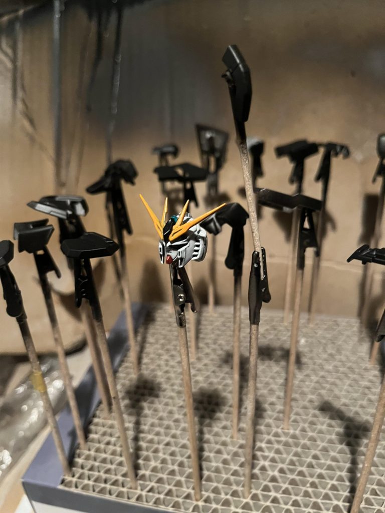 大部分は黒サフ→グレー→エアリアルホワイトでした。