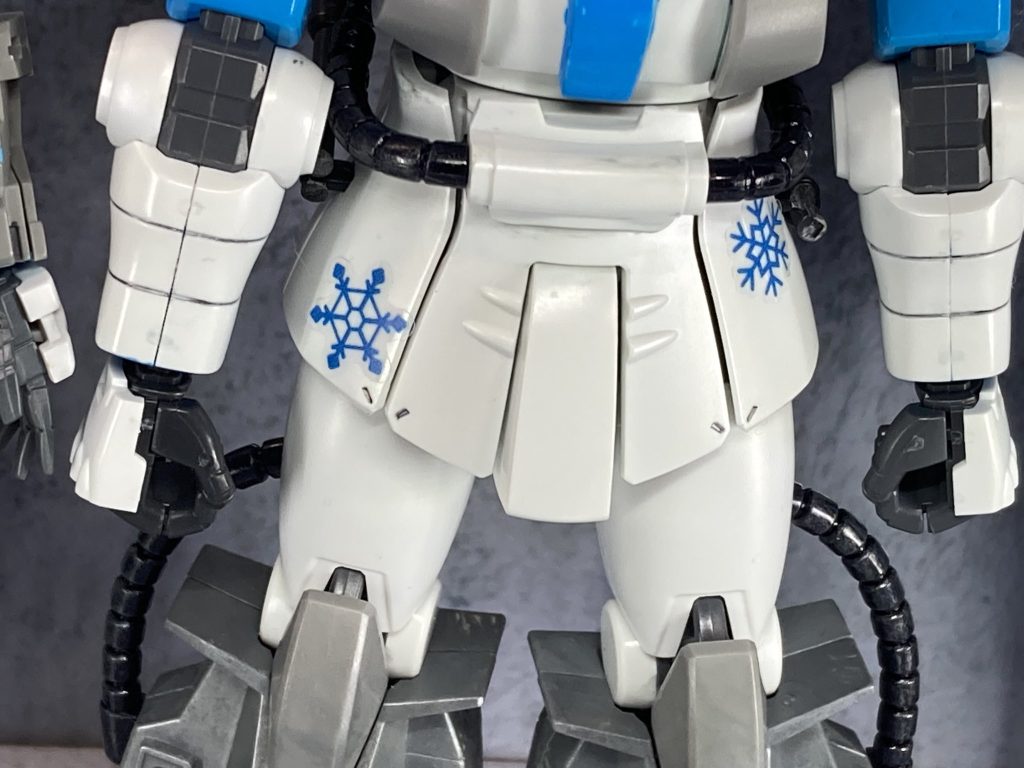 雪ミク達のメンバーだとわかる印「雪の結晶」は百均のシール。雪ミクとポルタ君は雪ミクのデカールだからちょっと違うけどこれで仲間入りになった❄️
