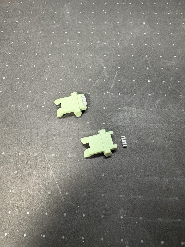 肩部アーマー上部には椎茸も入れていますが、ミサイルポッドを装着すると、見えなくなっちゃいました…