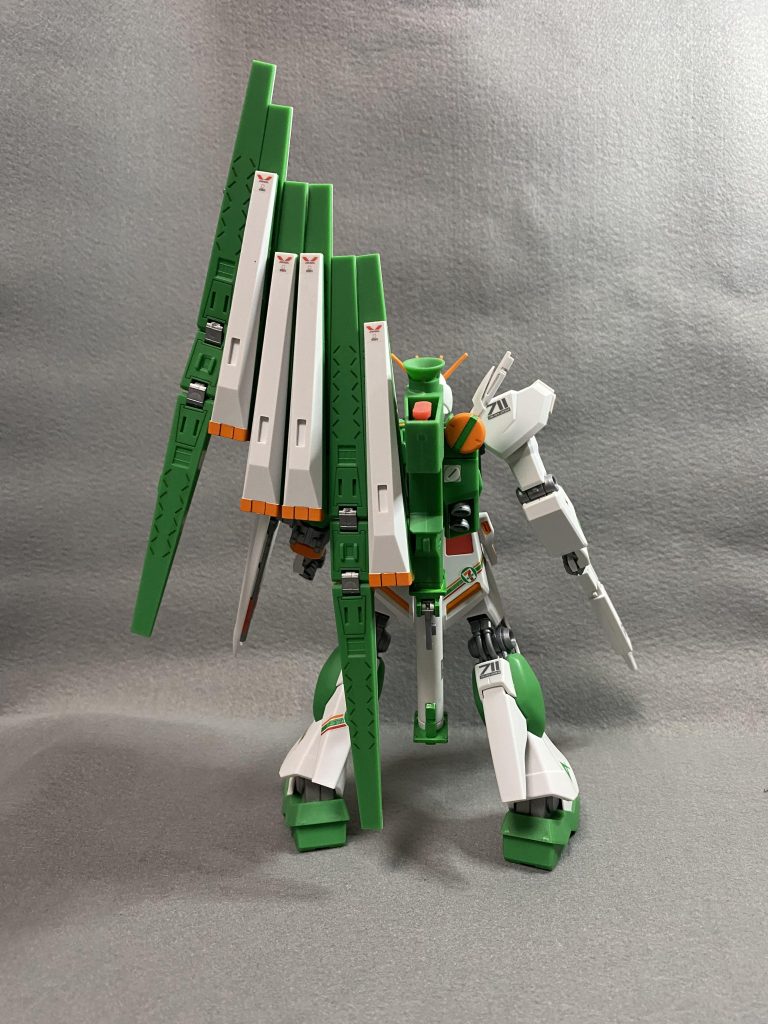 セブン-イレブン　νガンダム–5枚目/制作者：ichamun