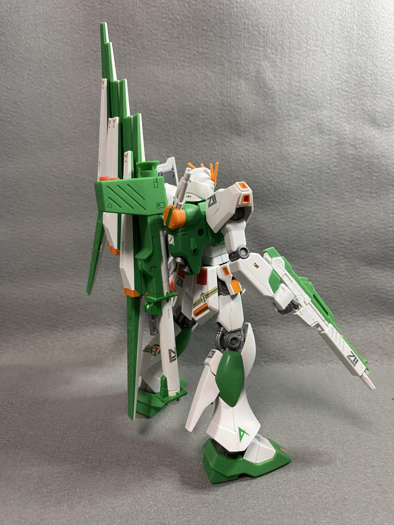 セブン-イレブン　νガンダム–4枚目/制作者：ichamun