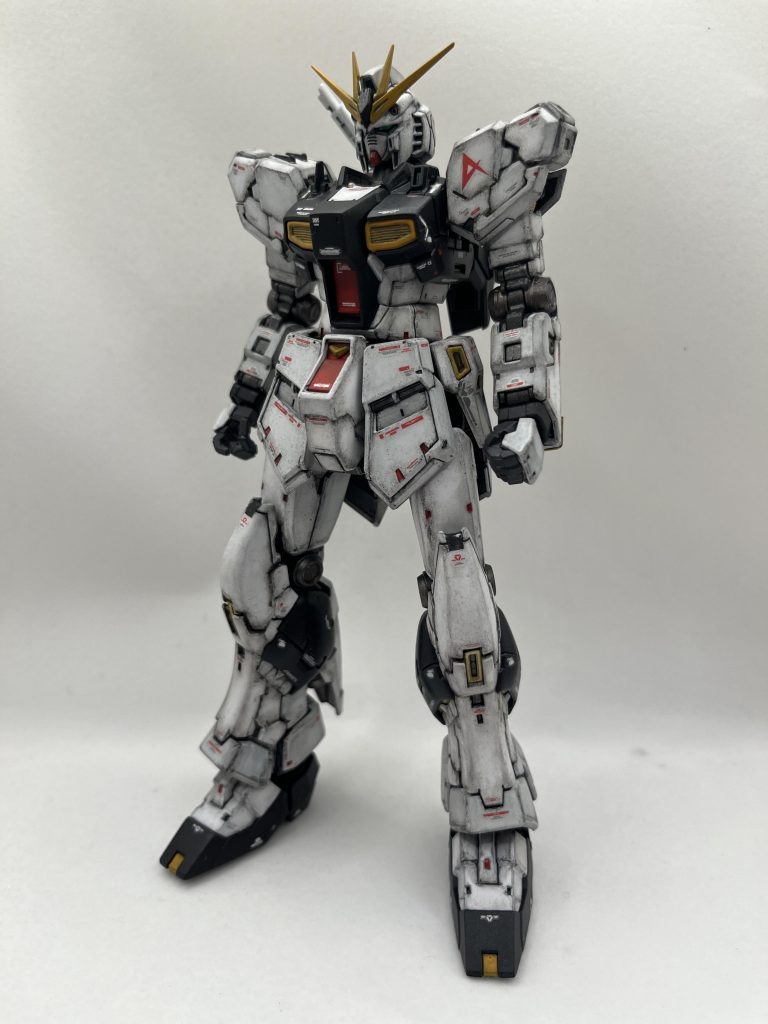 ウォッシング後です。ここから黒くなりすぎた部分をまた白塗って微調整しました。