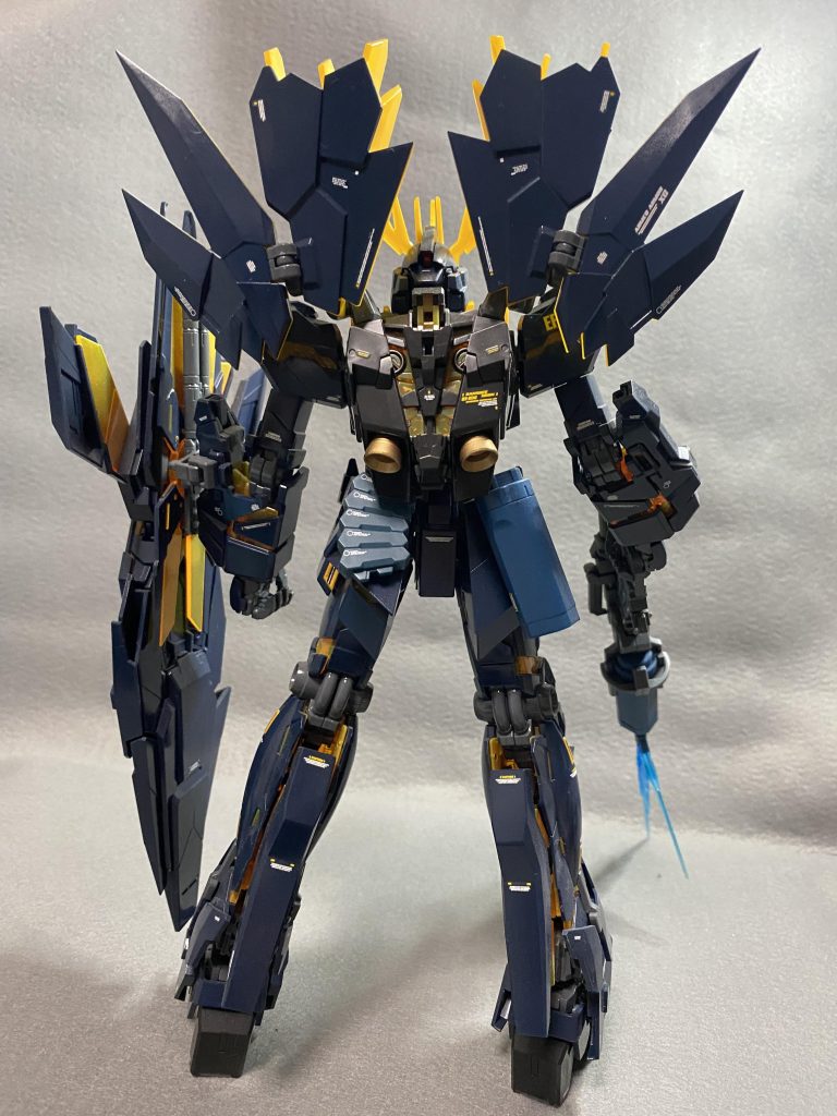 後ろから見ると線が細い。